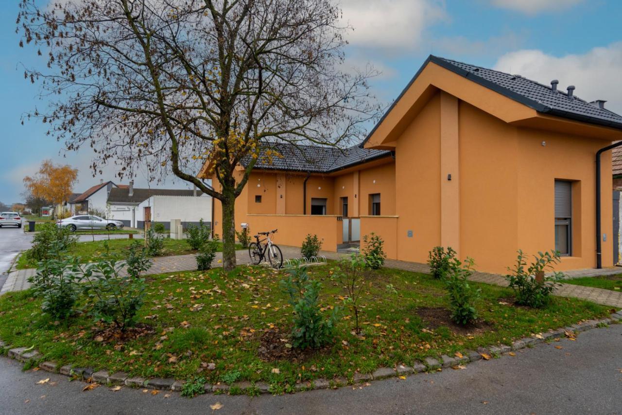 Pension Pannonia พาร์นดอร์ฟ ภายนอก รูปภาพ