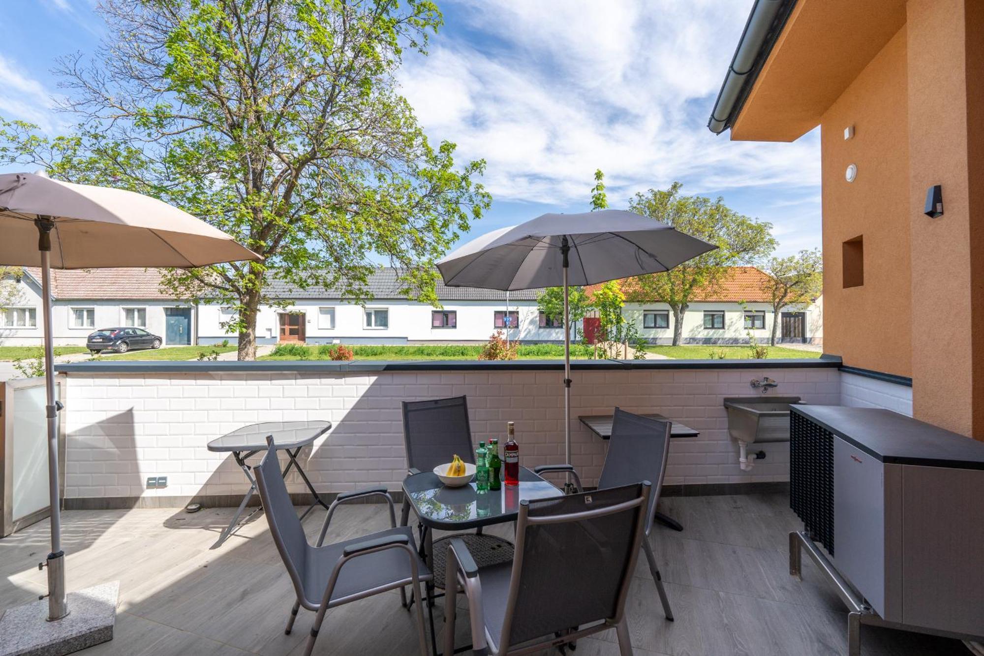 Pension Pannonia พาร์นดอร์ฟ ภายนอก รูปภาพ